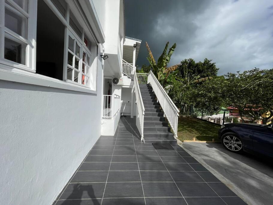 Kay Johanna Les Abymes Ngoại thất bức ảnh